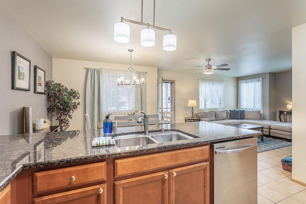 Апартаменти Walk To Downtown Leavenworth * Sleeps 6 + Pets * Ground Level Gem! Екстер'єр фото